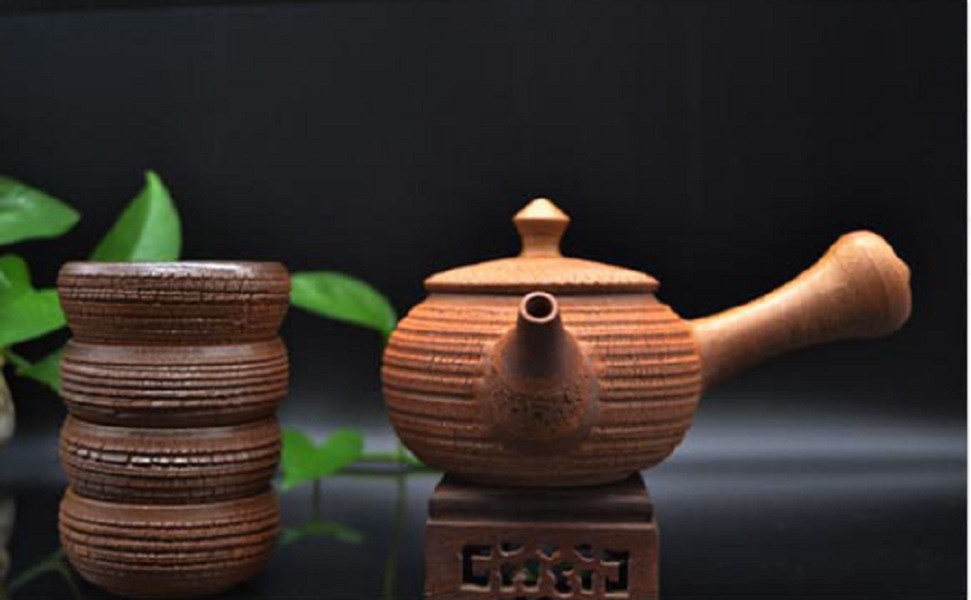 定瓷茶器：擺放在茶臺(tái)上的大宋定窯手工裂變壺，重溫唐風(fēng)，再現(xiàn)歷史的美妙感